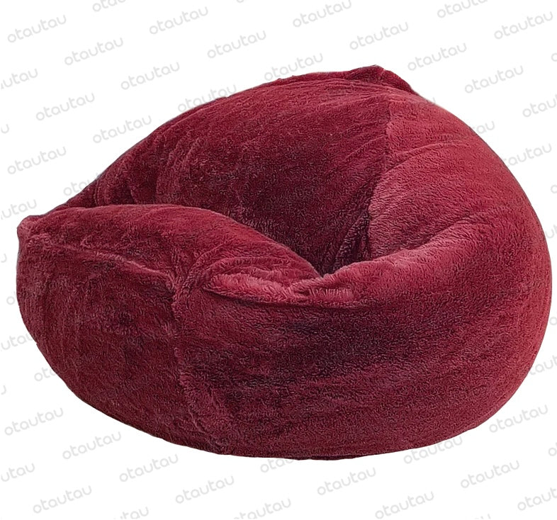 Flauschigem Kaninchenfellsamt-Weinrot