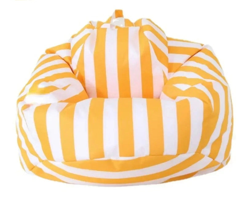 Gemütliche-Sitzsack-draußen-Gelb